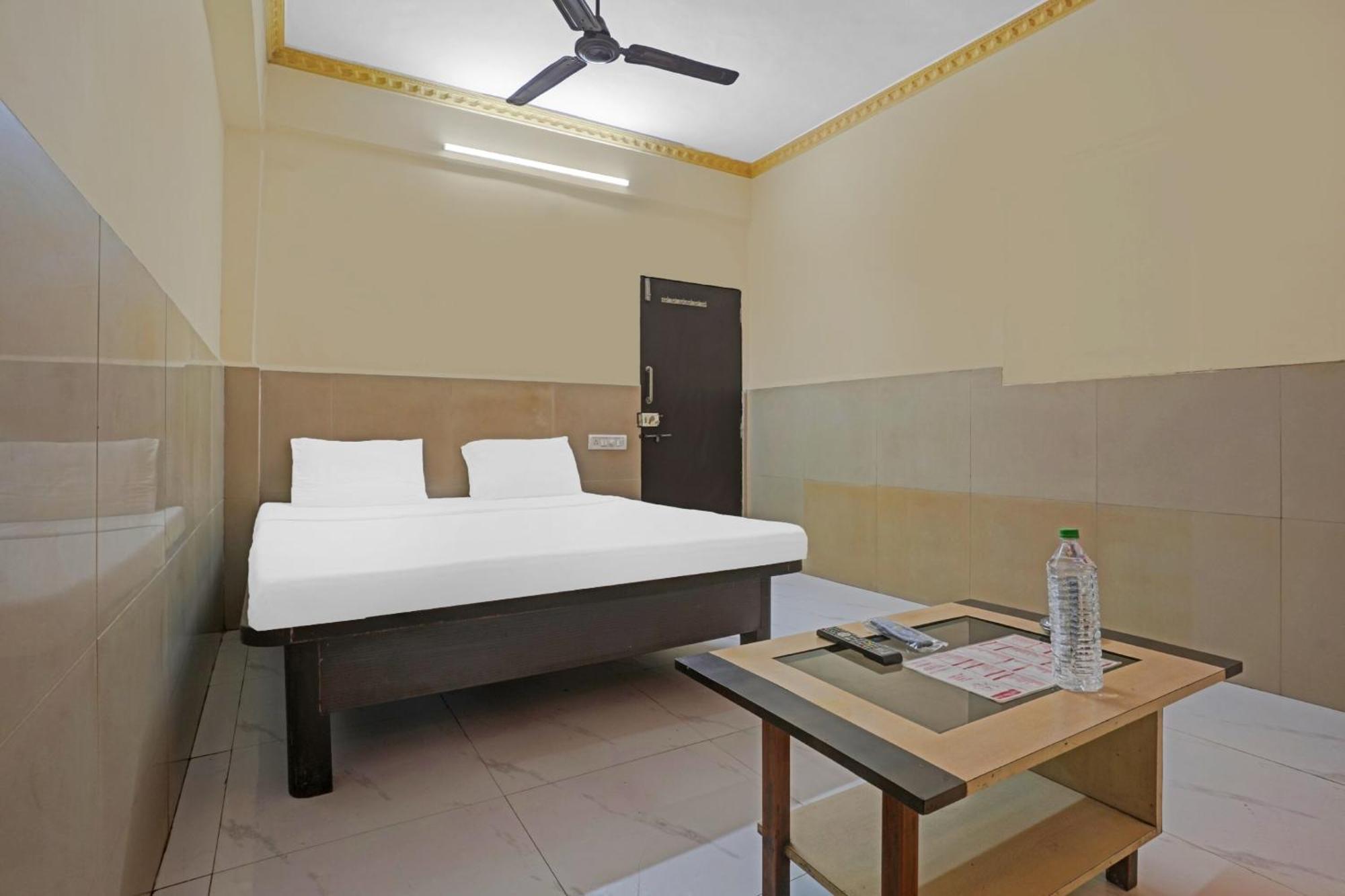 Spot On 81122 Alfa Lodge Mumbai Exterior photo