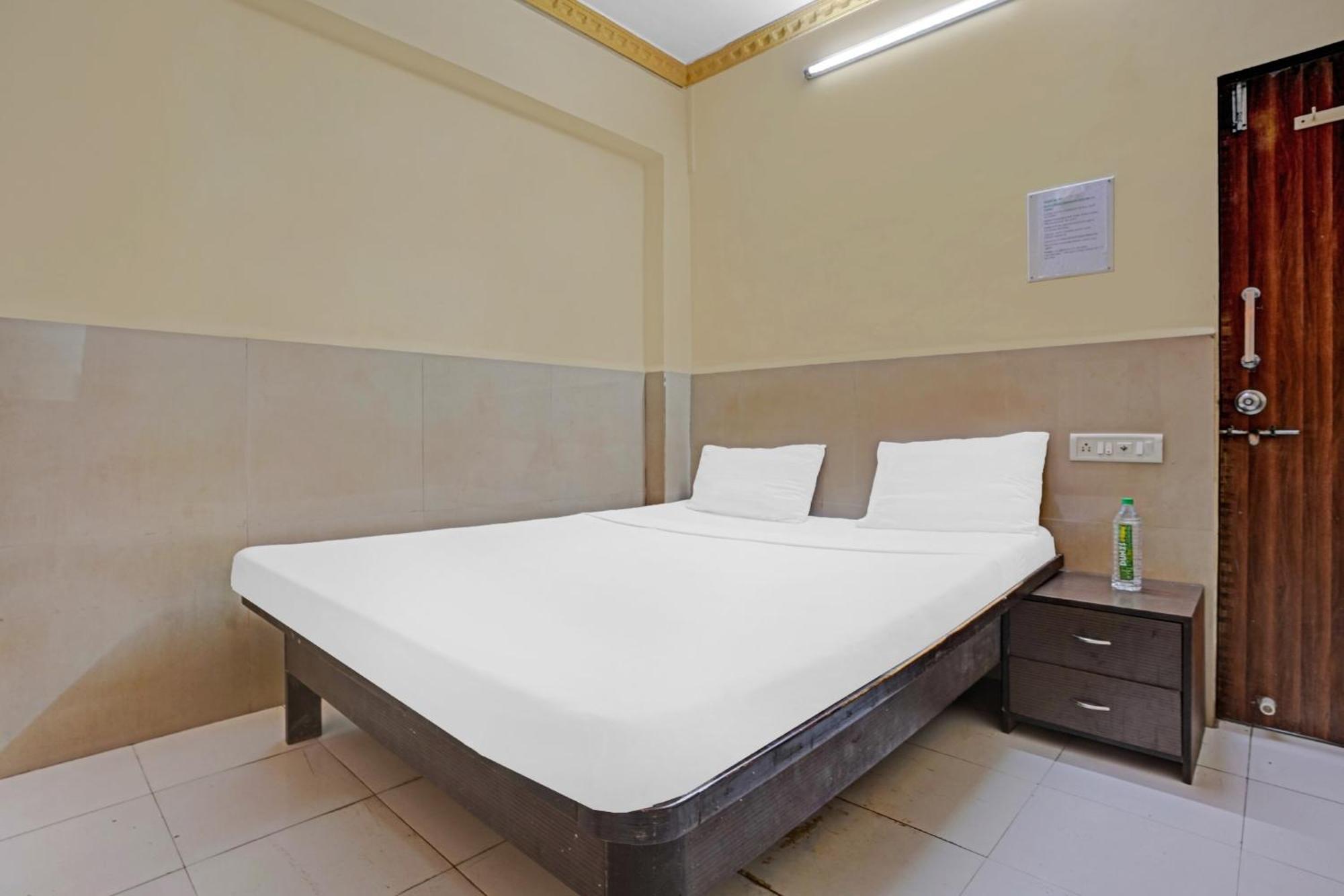 Spot On 81122 Alfa Lodge Mumbai Exterior photo