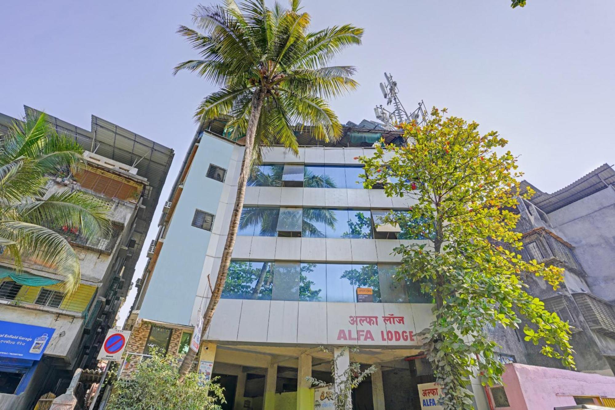Spot On 81122 Alfa Lodge Mumbai Exterior photo